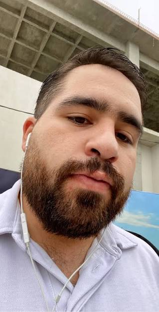 <em><strong>Eduardo S.</strong></em>